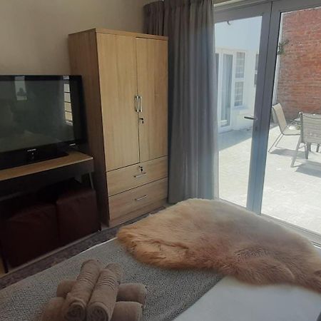 Beachview Guest Suites Port Elizabeth Exteriör bild