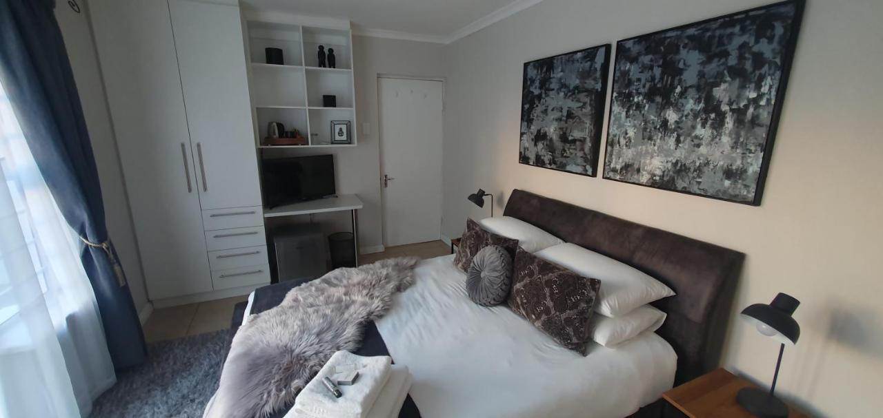 Beachview Guest Suites Port Elizabeth Exteriör bild