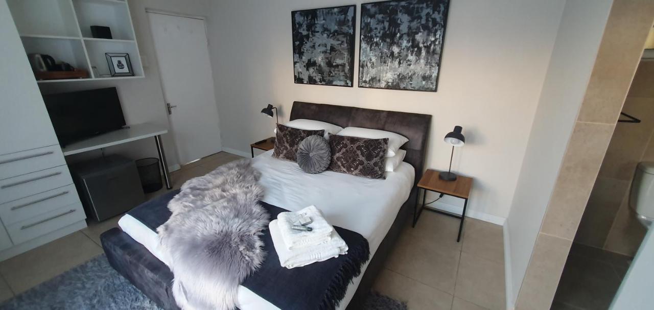 Beachview Guest Suites Port Elizabeth Exteriör bild