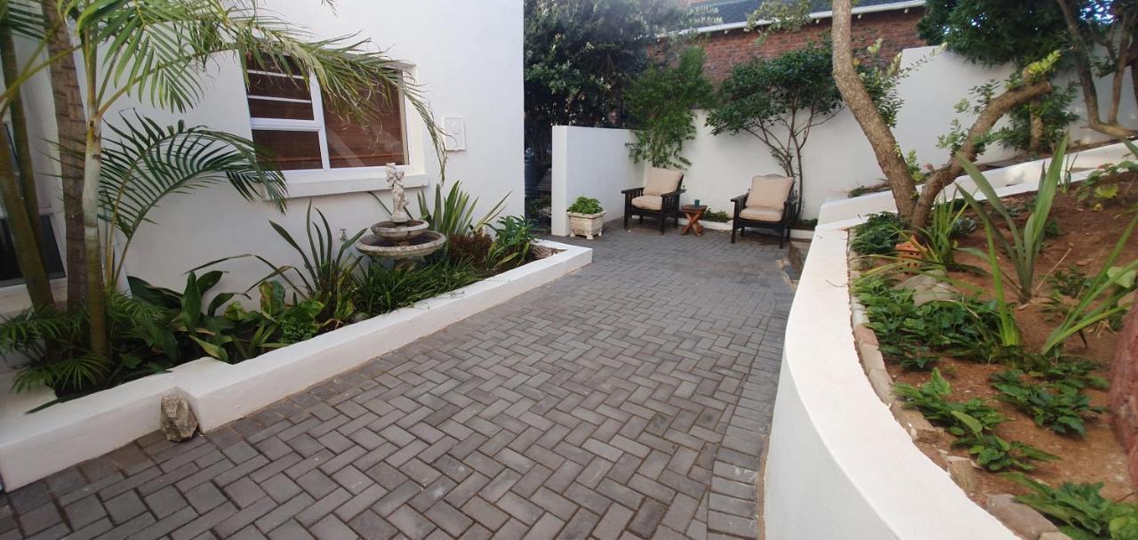 Beachview Guest Suites Port Elizabeth Exteriör bild