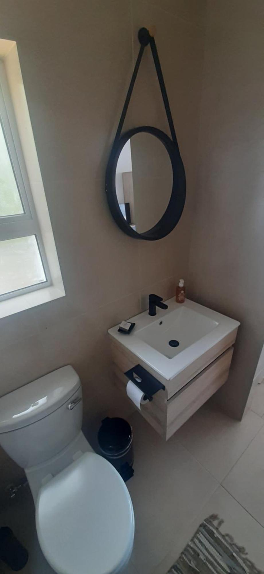 Beachview Guest Suites Port Elizabeth Exteriör bild